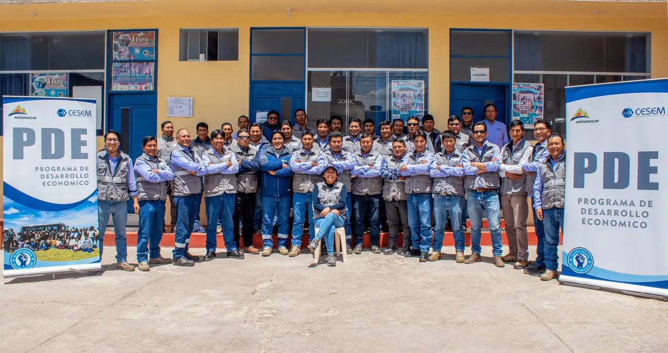 Equipo del Programa de Desarrollo Económico de CESEM en campo
